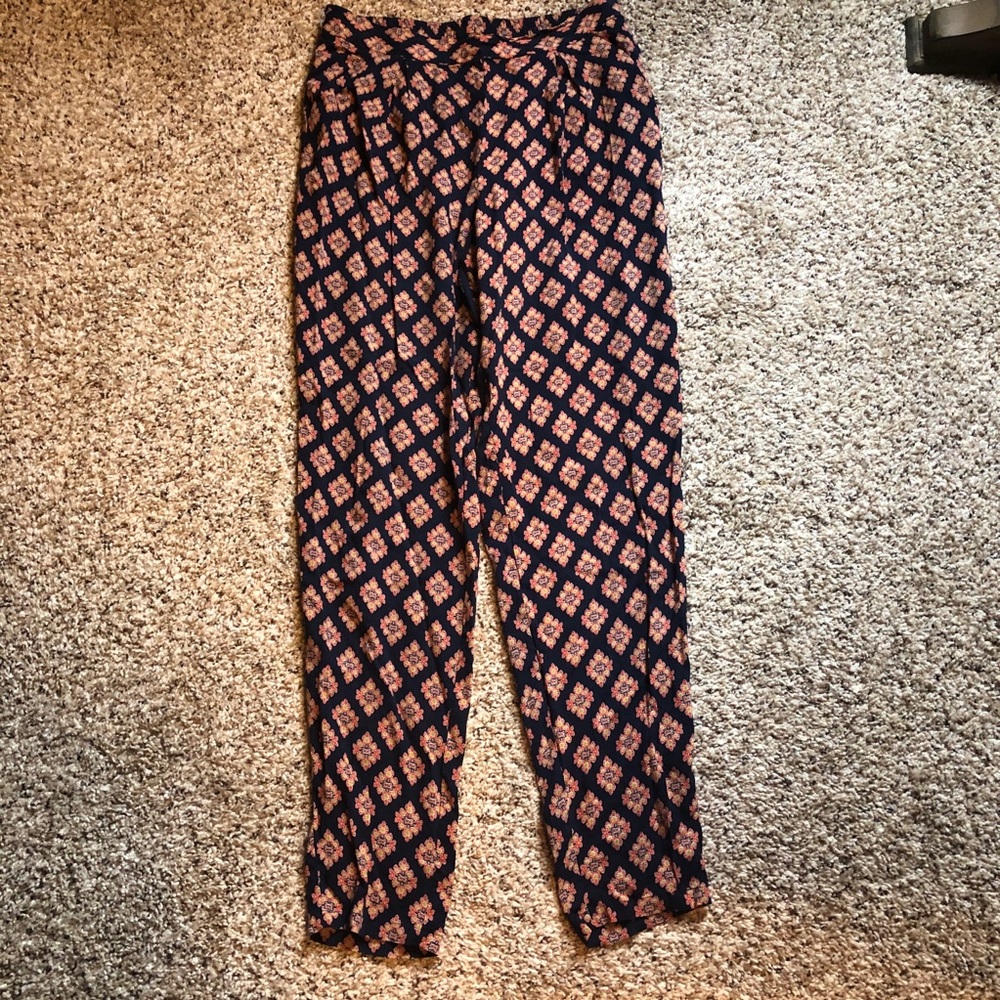 ❤️ Socialite printed pants ❤️